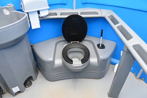 Best Porta potty rental near me  in Highland, IN