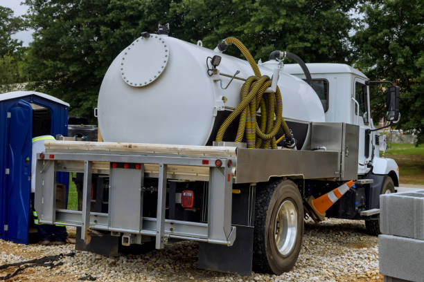 Best Porta potty delivery and setup  in Highland, IN